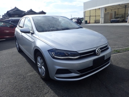 VOLKSWAGEN polo