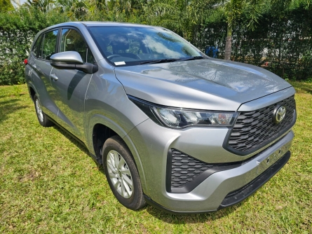 TOYOTA INNOVA