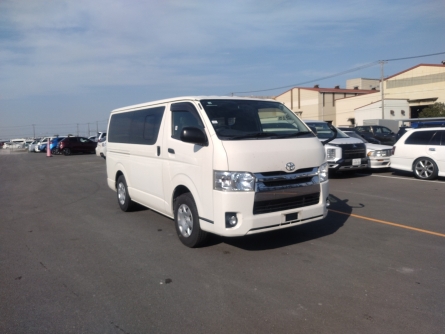 TOYOTA HIACE