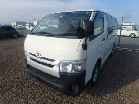 TOYOTA HIACE