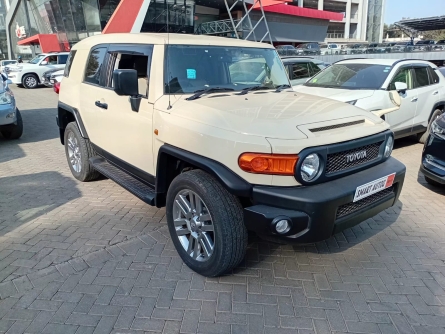 TOYOTA FJ CRUISER