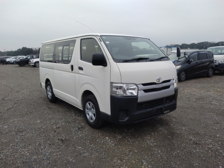 TOYOTA HIACE
