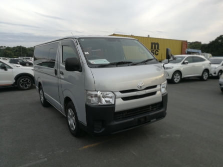 TOYOTA HIACE