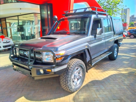 TOYOTA LAND CRUISER 79 SERIES