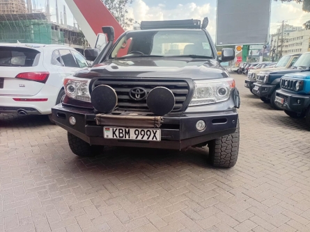 TOYOTA LAND CRUISER V8