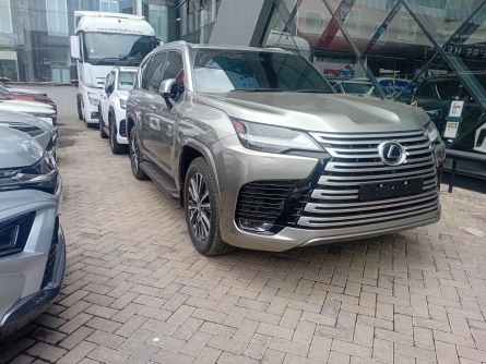 LEXUS LX500d F SPORT