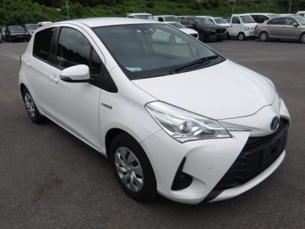 TOYOTA VITZ HYBRID