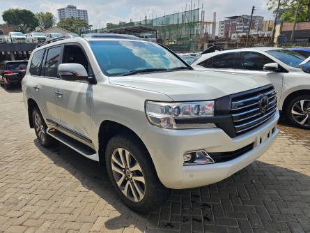 TOYOTA LAND CRUISER V8 ZX 