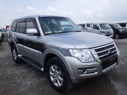 MITSUBISHI PAJERO