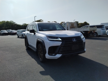 LEXUS LX600