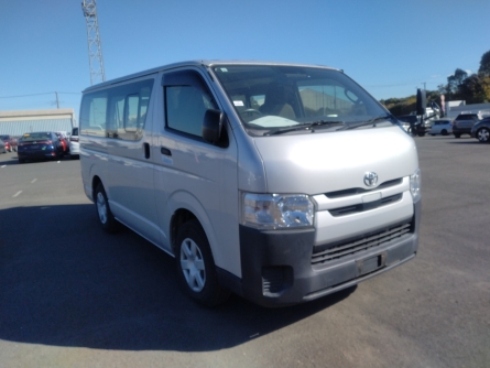 TOYOTA HIACE