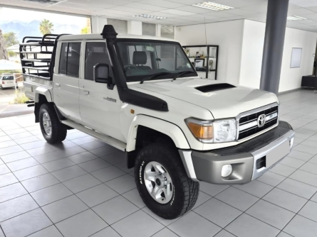 TOYOTA LAND CRUISER 79 SERIES
